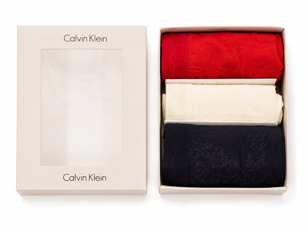 Дамско Бельо Calvin Klein комплект от 3 броя