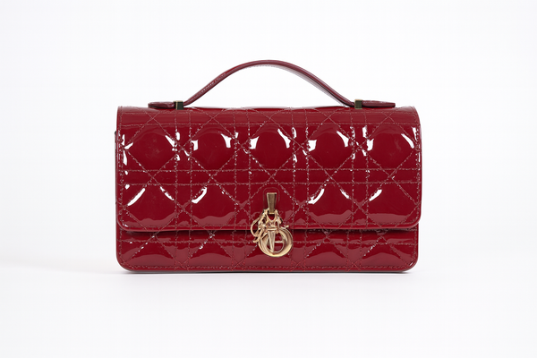 Дамска чанта D Caro Patent Leather Bag