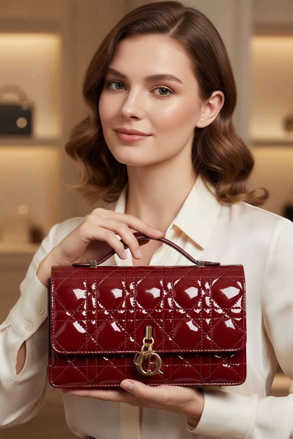 Дамска чанта D Caro Patent Leather Bag