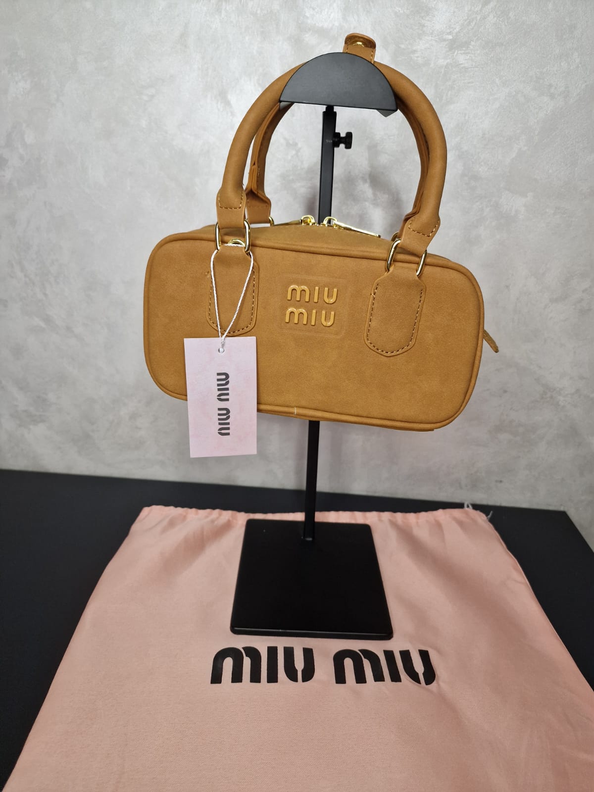 Miu Miu Дамска Чанта от Велур