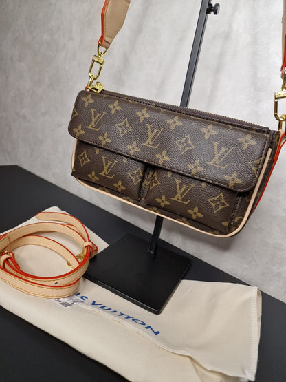 Louis Vuitton Дамска Чанта от Кожа с Две Дръжки