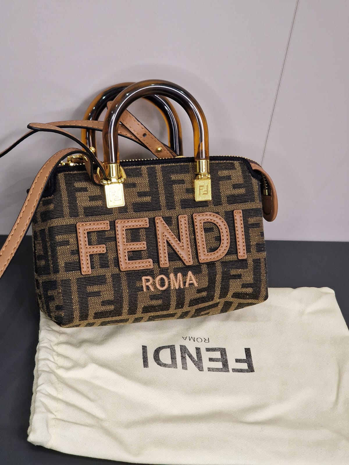 Fendi Дамска Платнена Чанта