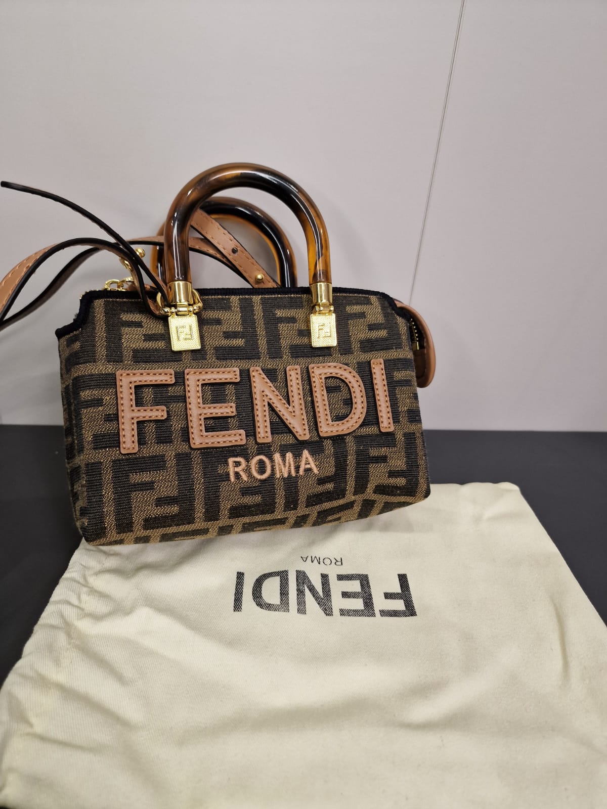 Fendi Дамска Платнена Чанта