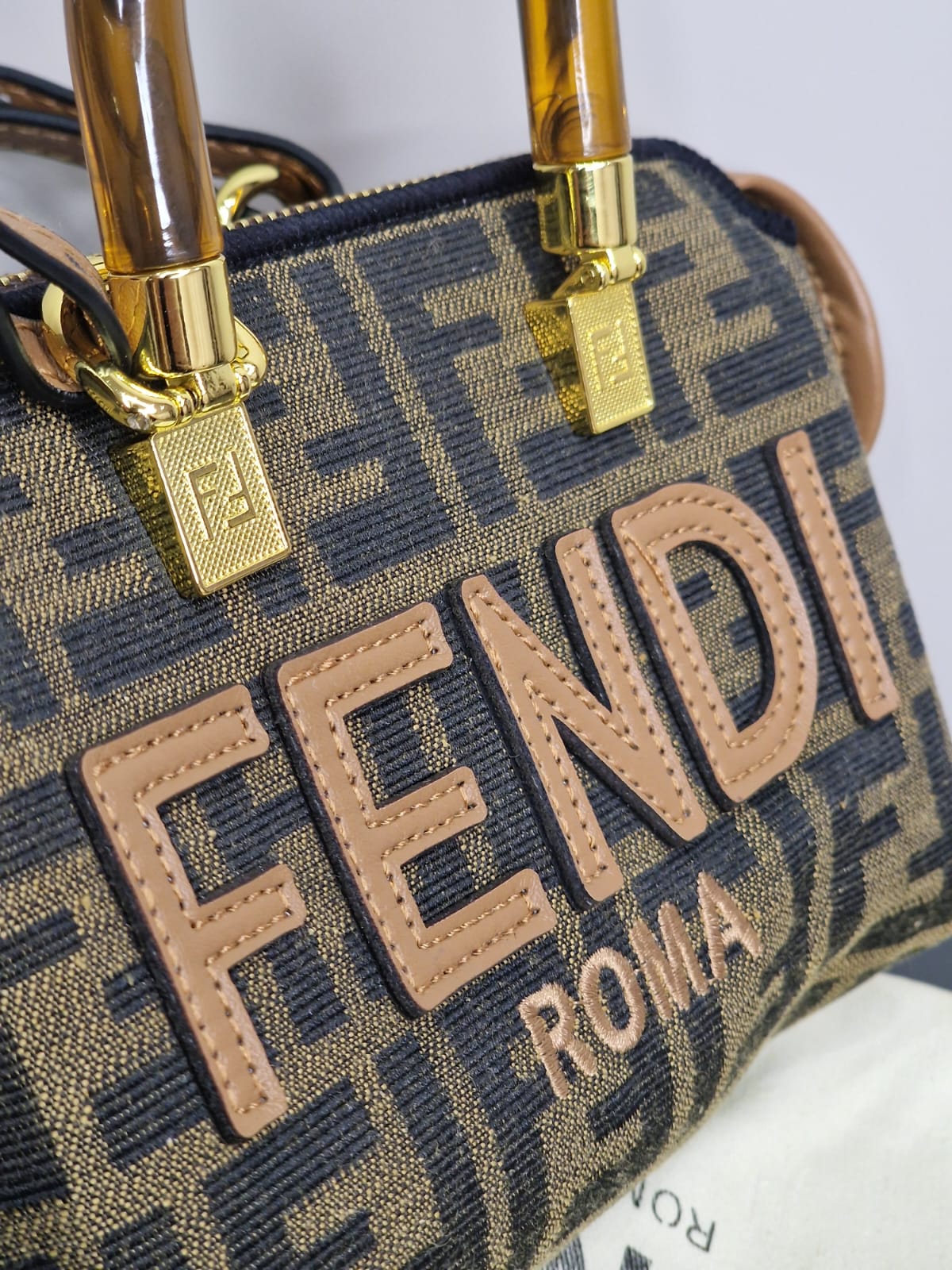 Fendi Дамска Платнена Чанта