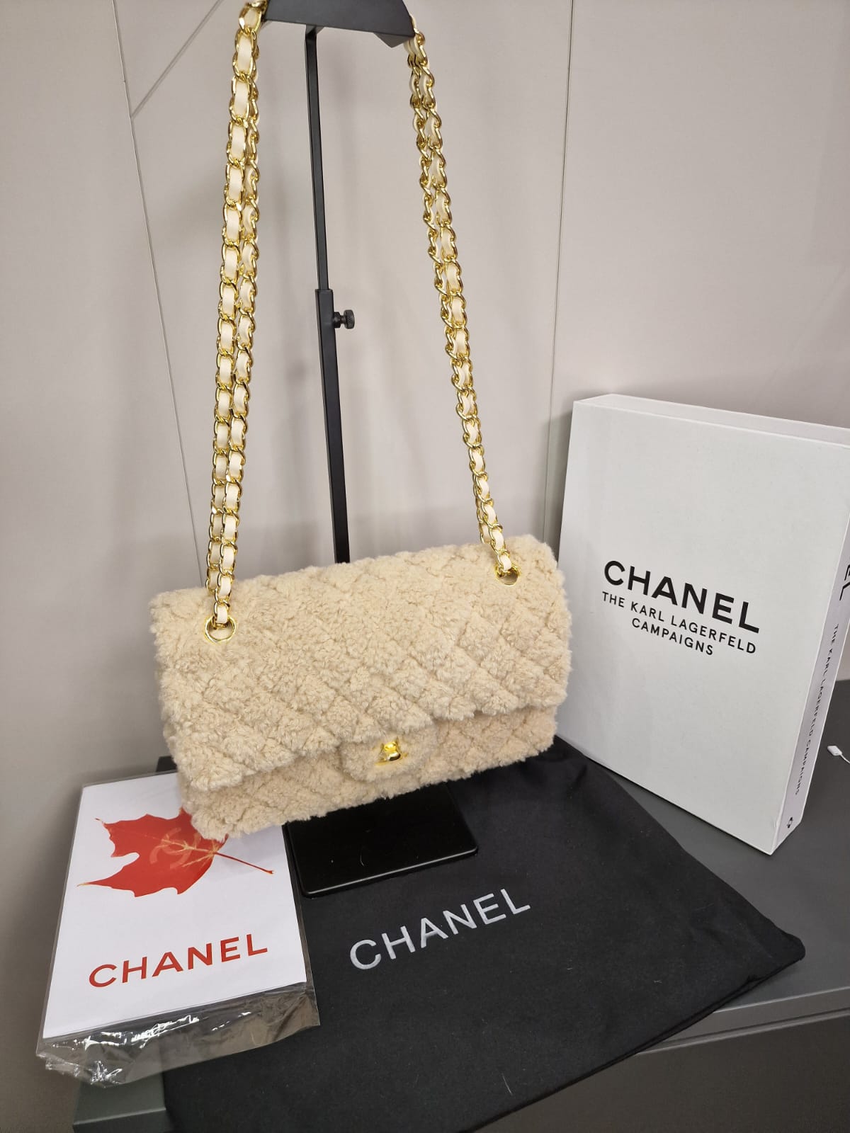 Chanel Дамска Чанта от Плюш