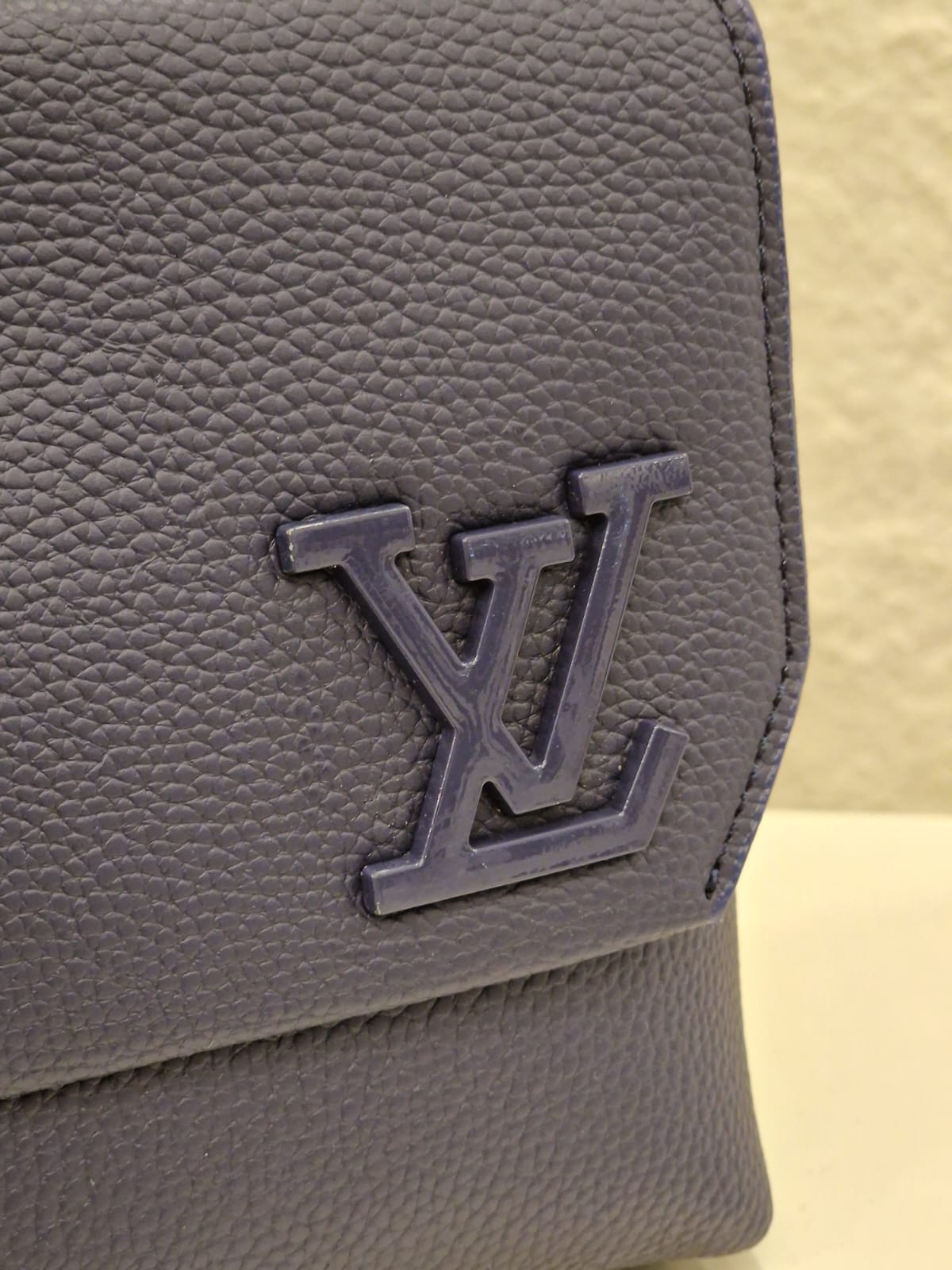 Louis Vuitton Мъжка Чанта от 100% Кожа