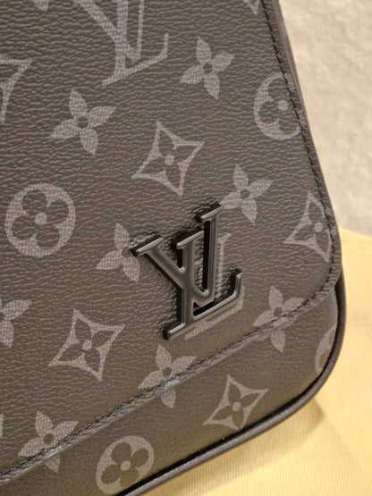 Louis Vuitton Мъжка Чанта от 100% Кожа