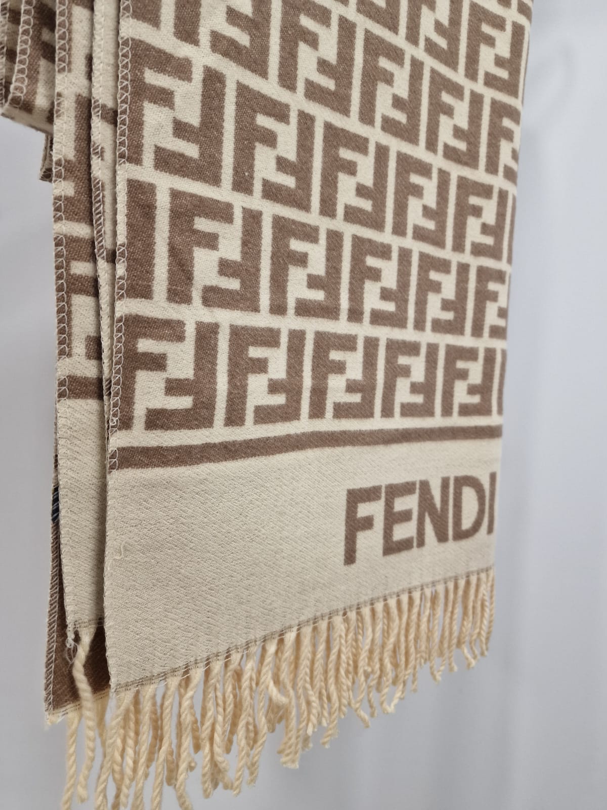 Fendi Дамски Шал от 100% Кашмир и Памук