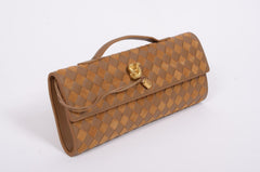 Дамска чанта клъч Botega Venetta от естествена кожа
