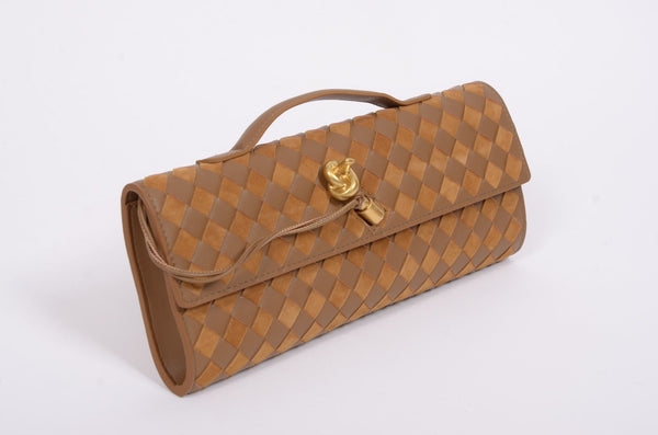Дамска чанта клъч Botega Venetta от естествена кожа