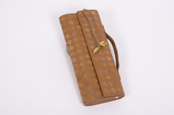 Дамска чанта клъч Botega Venetta от естествена кожа