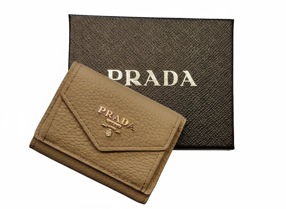 Дамски портфейл Prada