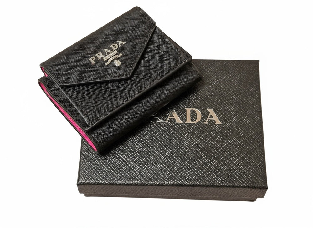 Дамски портфейл Prada