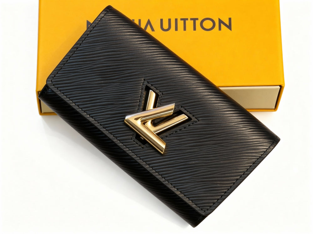 Дамски портфейл Louis Vuitton от естествена кожа