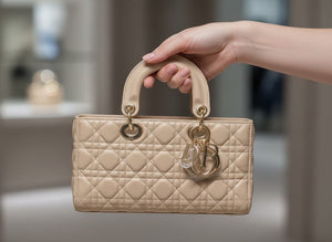 Дамска чанта Lady Dior в елегантно бежово