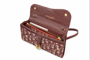 Дамско портмоне CD с верижка