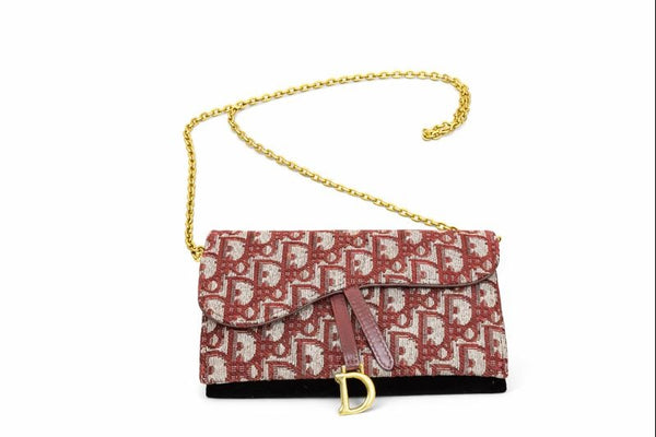 Дамско портмоне CD с верижка