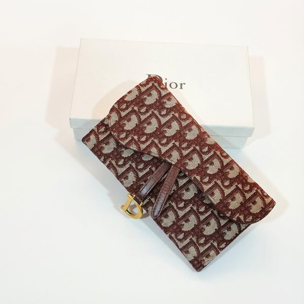 Дамско портмоне CD с верижка