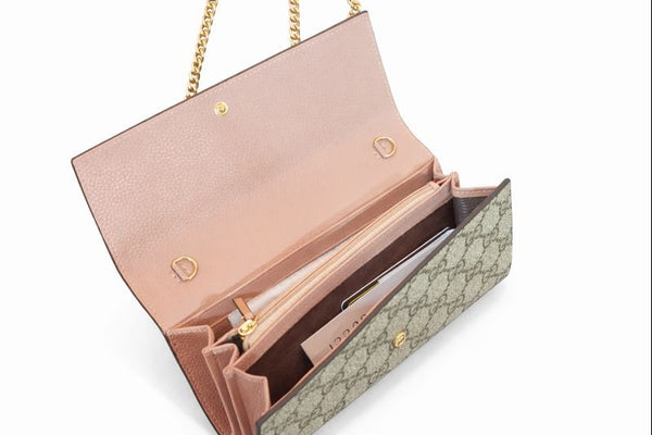 Дамско портмоне GU с верижка