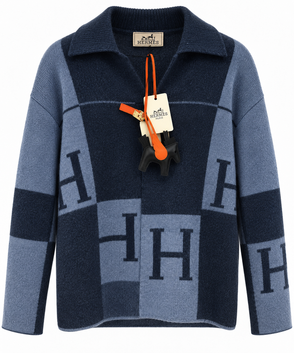 Дамска плетена жилетка HERMÈS – тъмносиня със светлосини H мотиви
